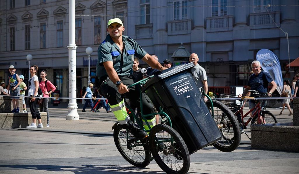 Cest is d'best, Zagreb