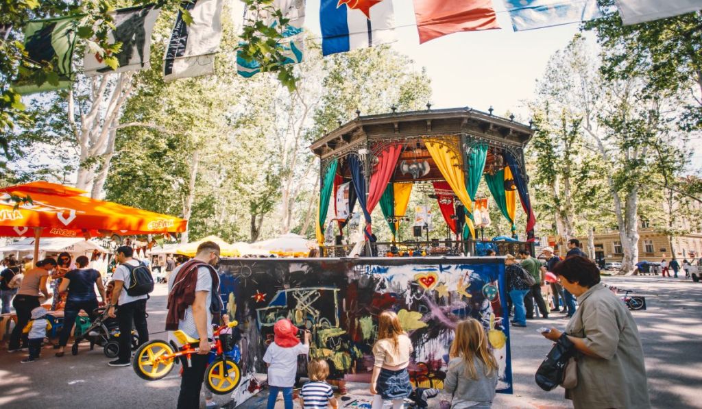 Cest is d'best, Zagreb