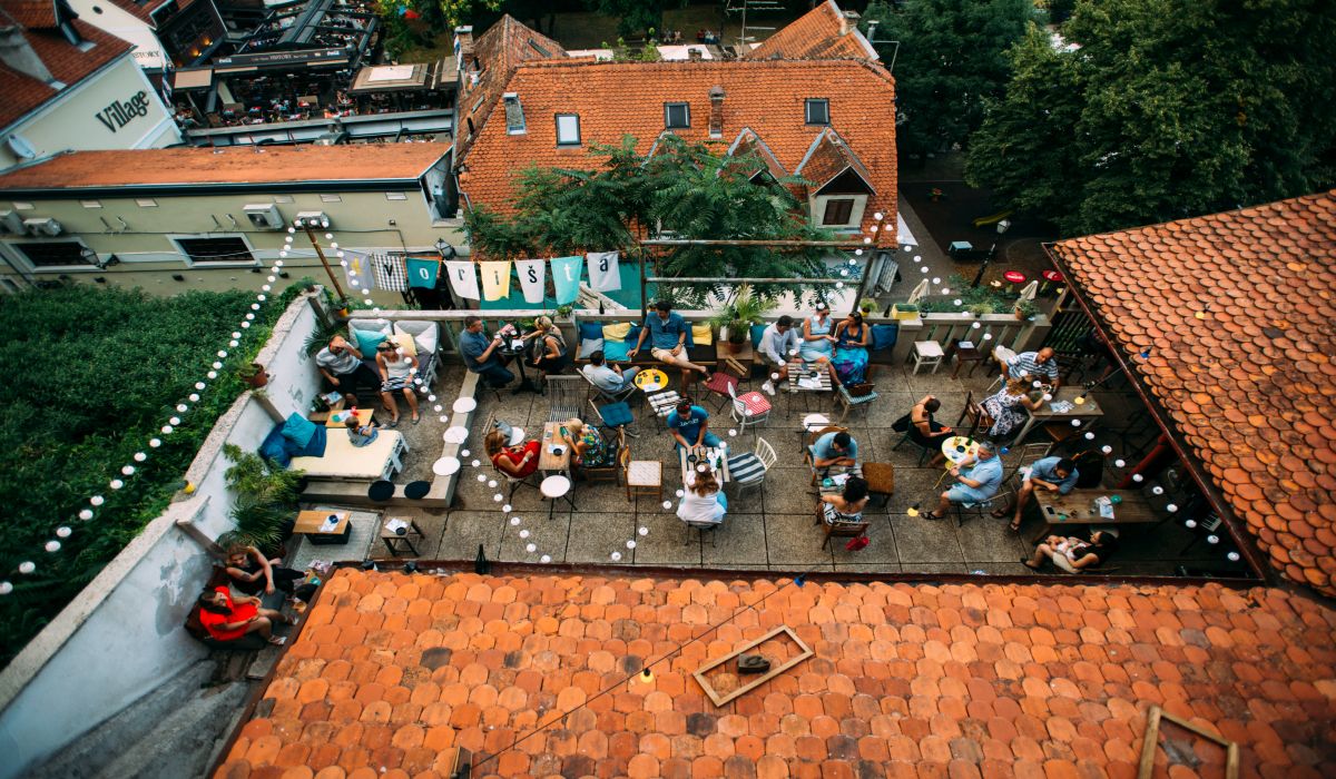 Zagrebška dvorišča kot poletne oaze mestne&nbsp;kulture